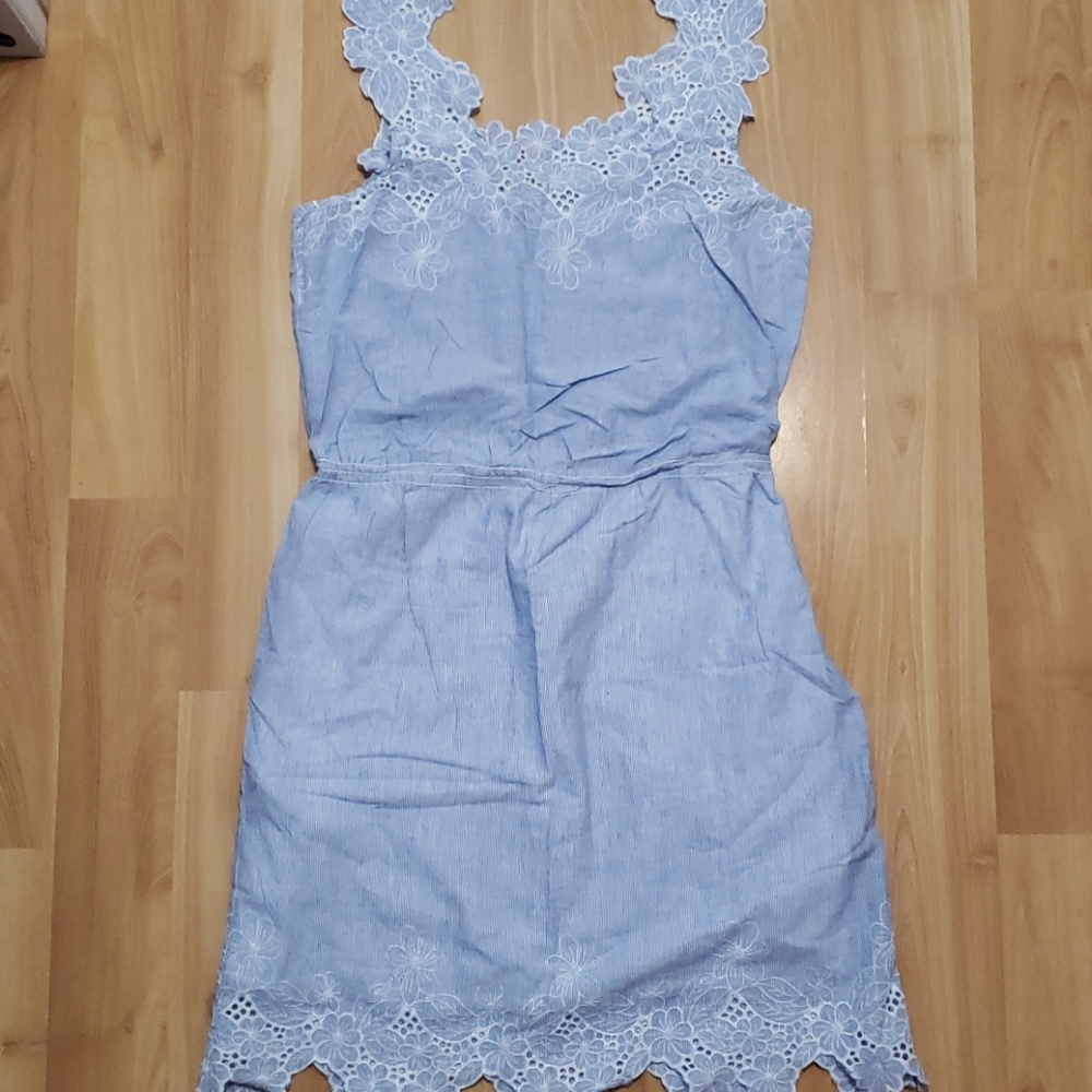 Studio M dress with floral embroidery detailing